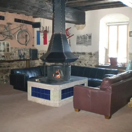 La D'hotes Du Moulin Gitenay Bed and Breakfast *